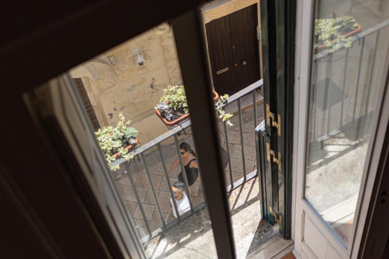 Palazzo Della Contessa - Suites & Breakfast Lecce Eksteriør billede