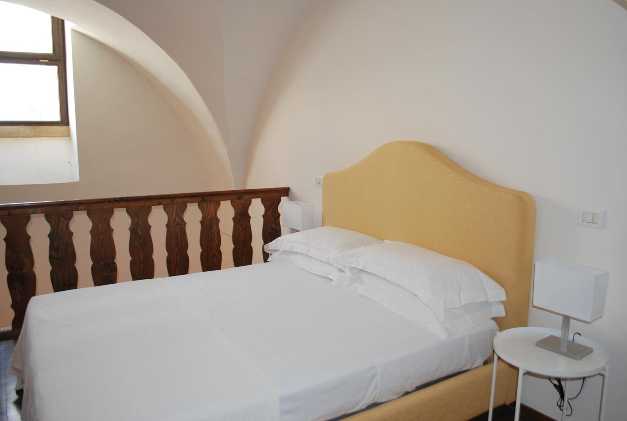 Palazzo Della Contessa - Suites & Breakfast Lecce Eksteriør billede