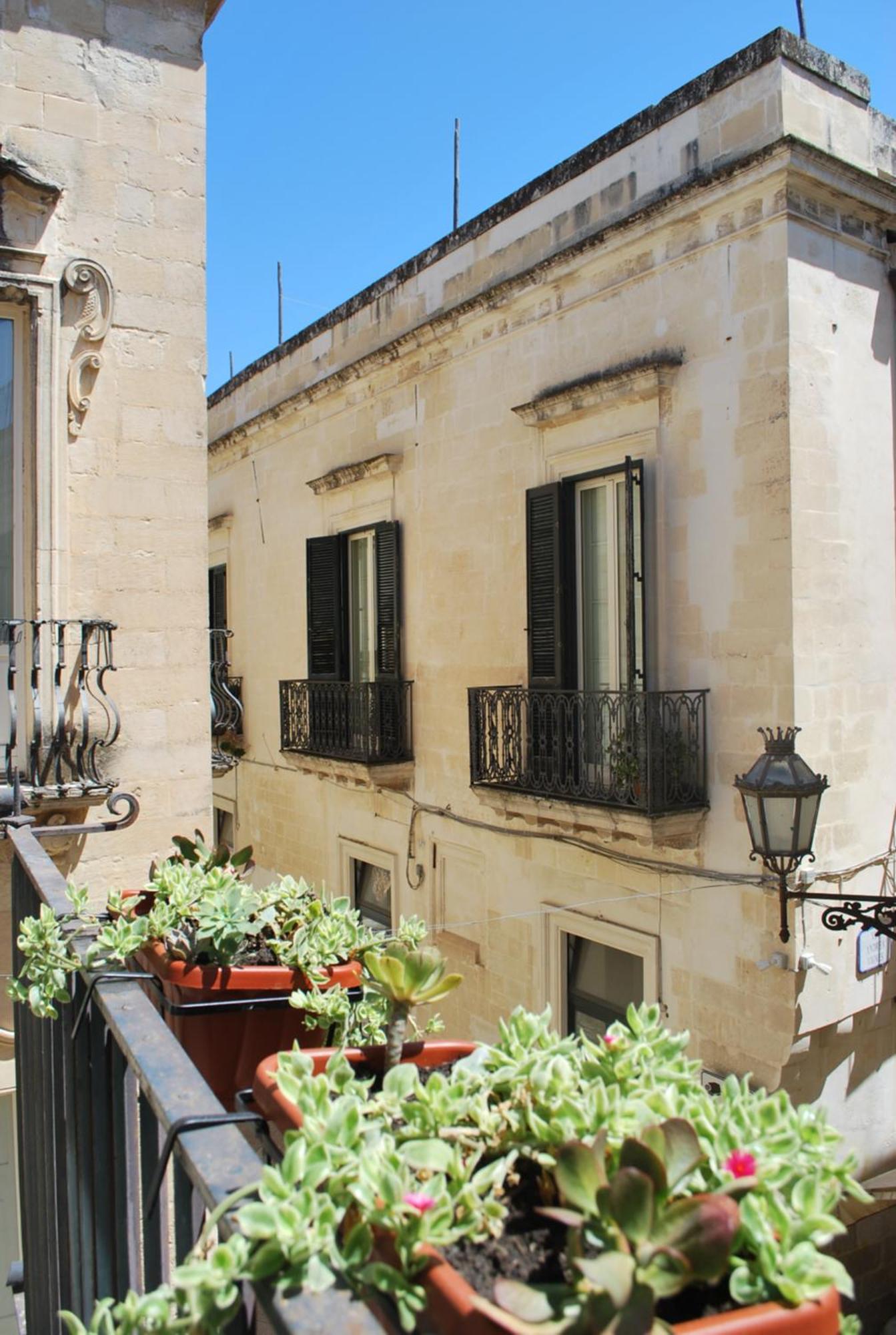 Palazzo Della Contessa - Suites & Breakfast Lecce Eksteriør billede